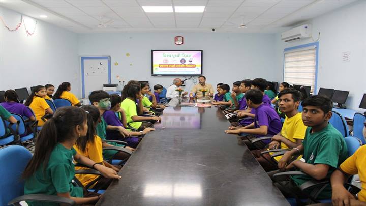 मदर-अर्थ अकाउंट में इन्वेस्ट करना जरूरी